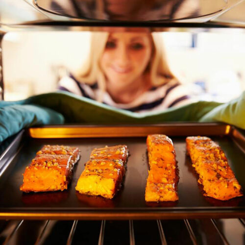 Here’s what you need to know about heatproof oven gloves